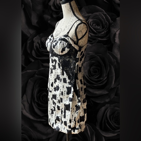 Forever 21 Bustier Strap Dress, Print and Lace Accents (M) - Picture 2 of 8